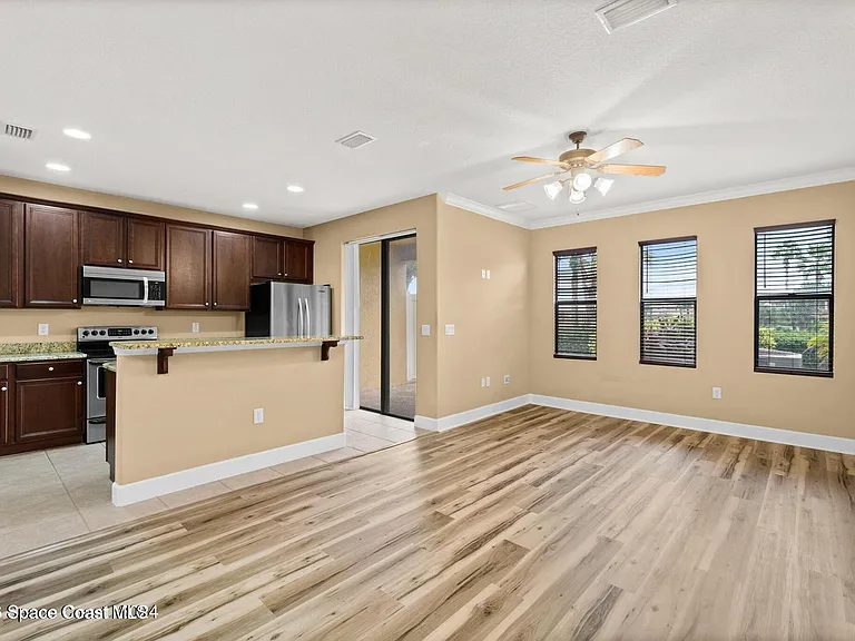 765 Ventura Dr — Photo 5