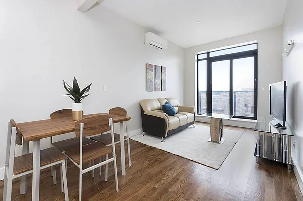 Rented by eRealty Advisors USA Inc | media 2