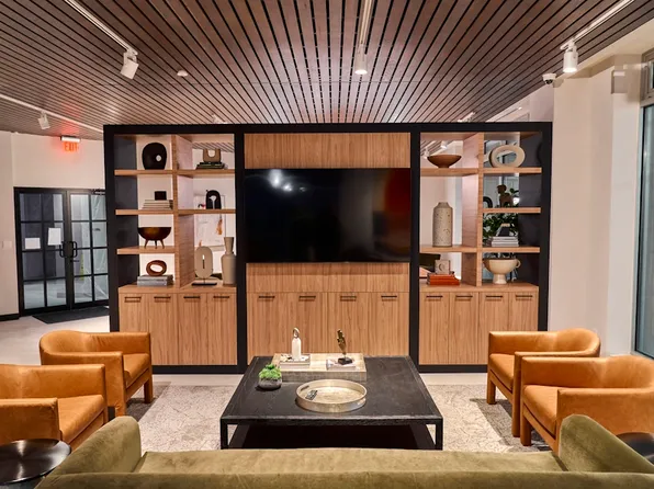 1295 5th Avenue image 2 of 19