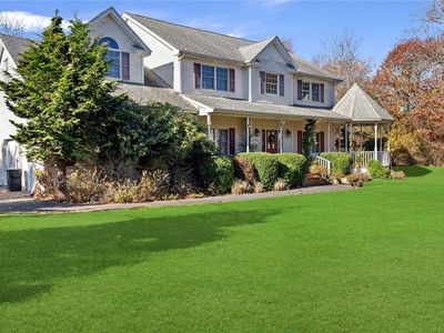 8 Shannon Court, Center Moriches, NY, 11934