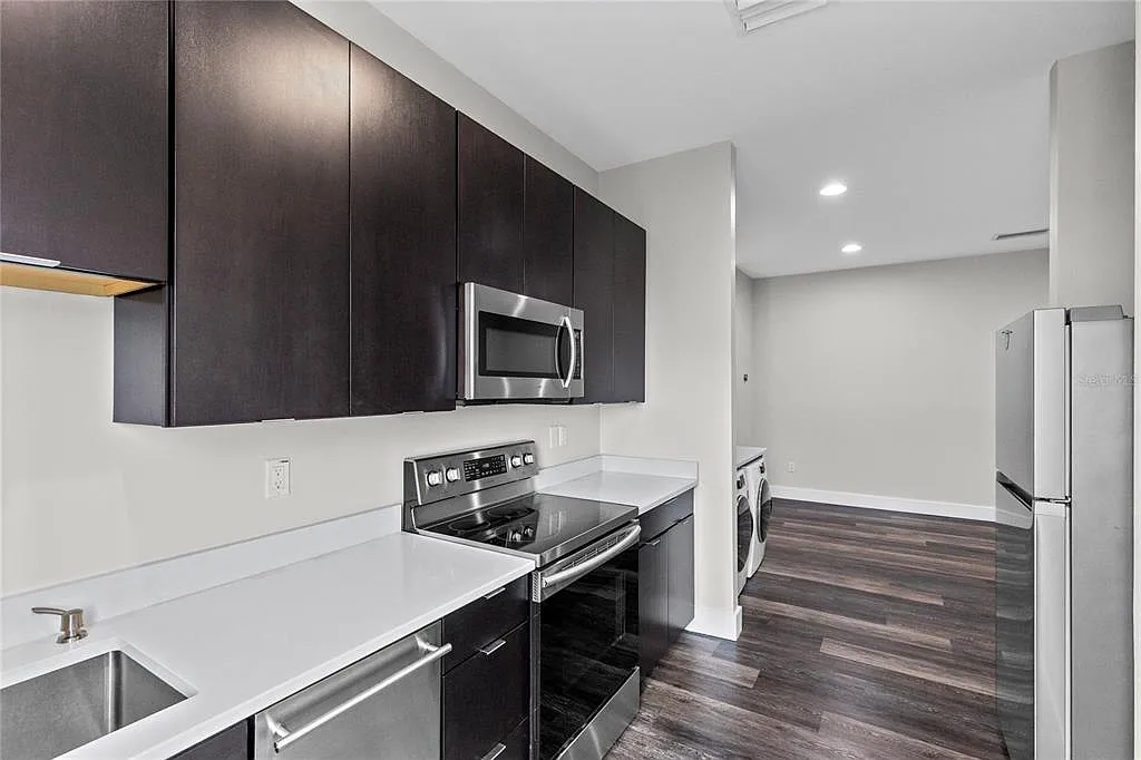 1 bed, 1.0 bath, 900 sqft, $1,750 — Photo 3