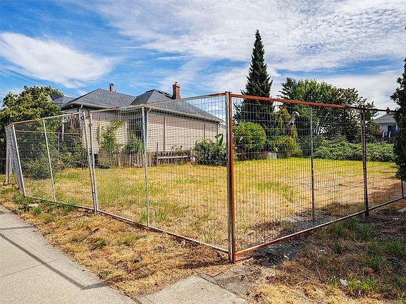 4th image of 1115 Caledonia Ave