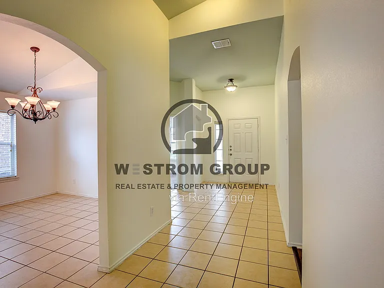 10200 Pear St — Photo 7