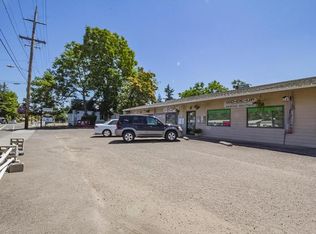 511 N Main St, Phoenix, OR 97535