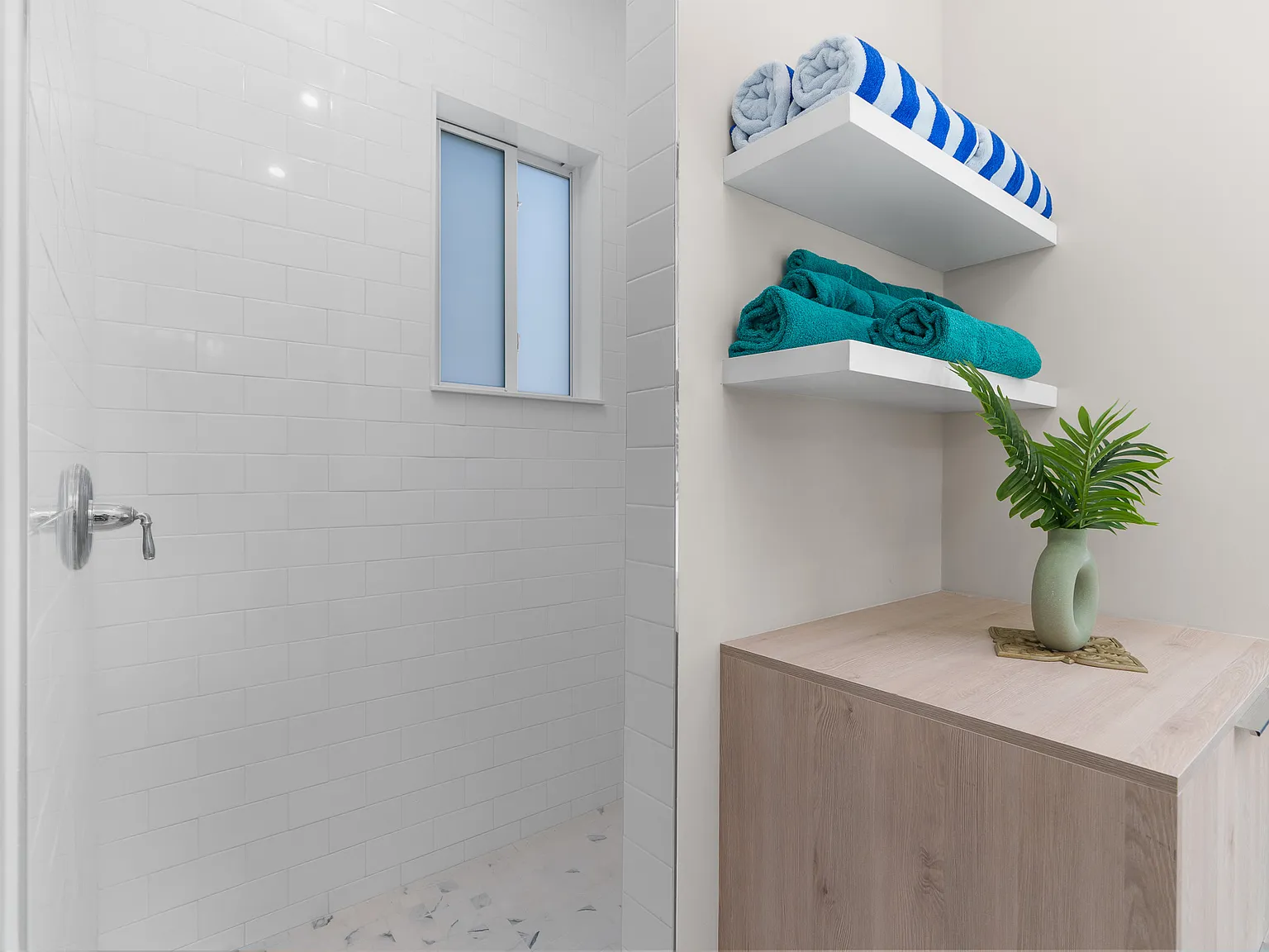Studio, 350 sqft, $2,750 — Photo 3