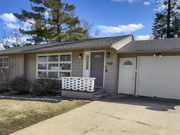 909 3rd Ave SE, Hampton, IA 50441