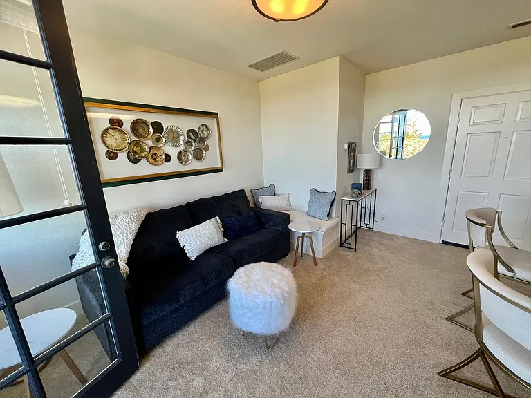 189 Evans Ave — Photo 17