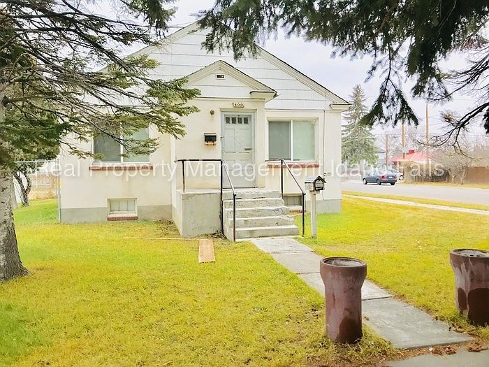 1st image of 400 E 19th St