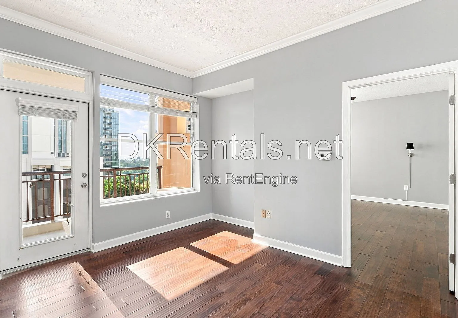 2 bed, 1.0 bath, 1054 sqft, $2,200 — Photo 1