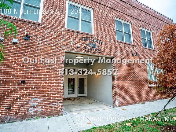 3rd image of 3108 N Jefferson St #204
