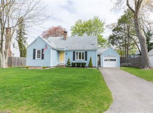 101 Glenwood Dr, Warwick, RI 02889