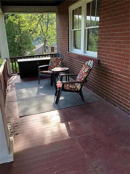 2nd image of 1424 Blackadore Ave