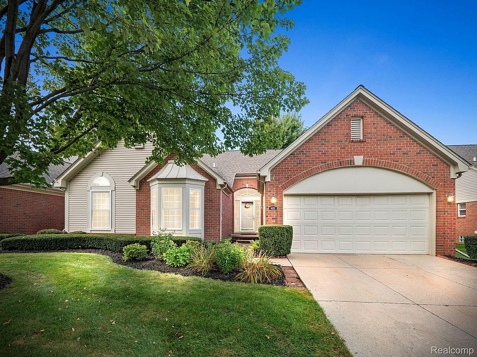 1st image of 4421 Honeysuckle Dr