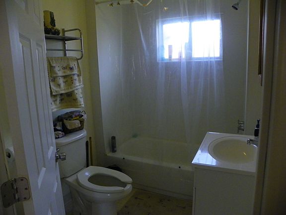 5th image of 416 W Oak St