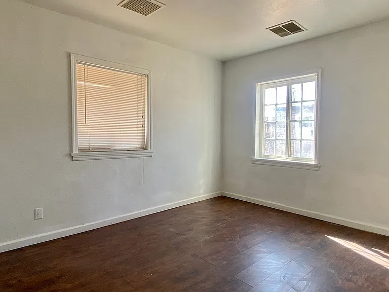 215 W Haloid Ave — Photo 6