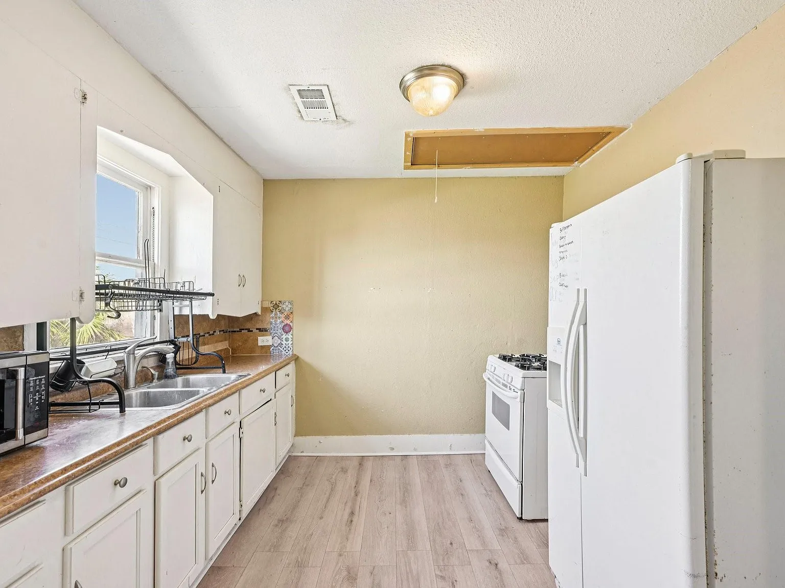 2 bed, 1.0 bath, 960 sqft, $1,600 — Photo 4