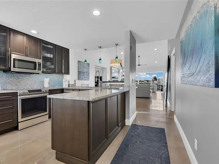 10684 Gulf Shore Dr #B-302 — Photo 4