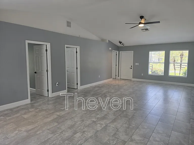 805 E 13th St — Photo 5