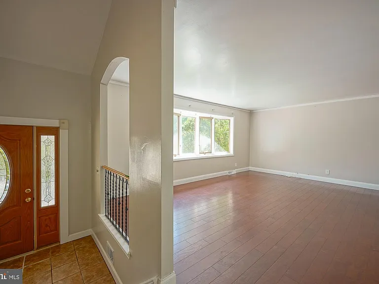 701 Crestbrook Ave — Photo 17