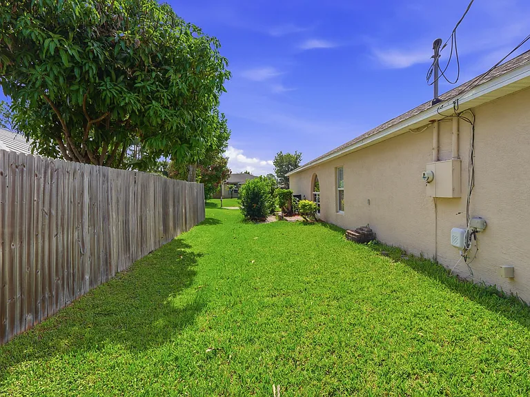3124 SW Armucher St — Photo 43