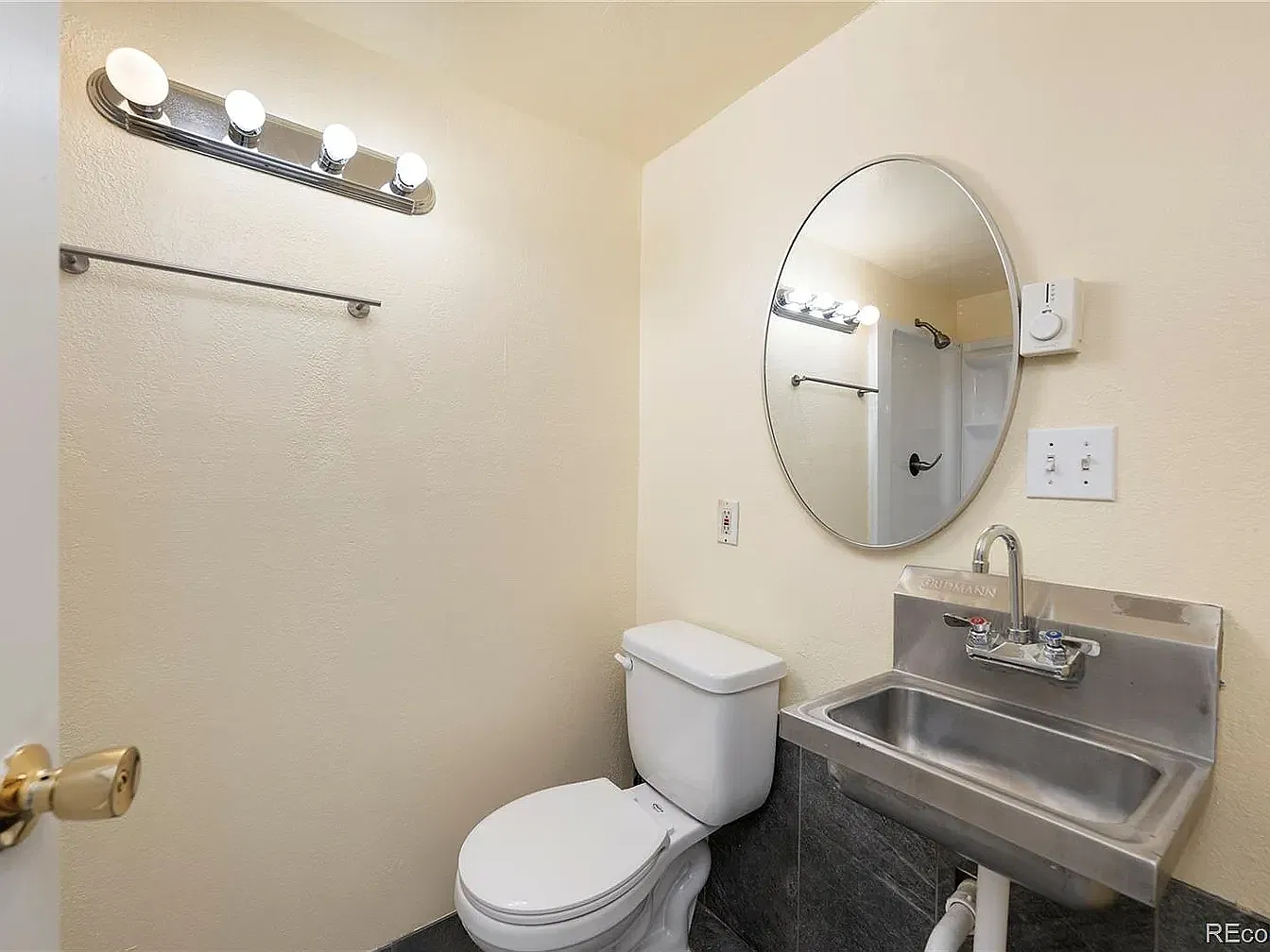 4 bed, 1700 sqft, $2,500 — Photo 4