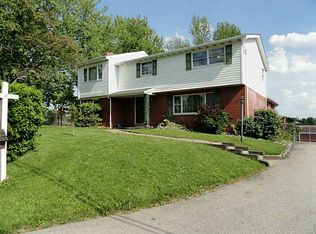 101 Edwin Dr, North Huntingdon, PA 15642