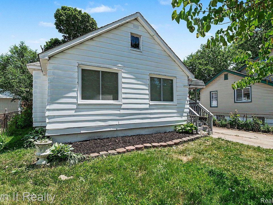1st image of 23432 Couzens Ave