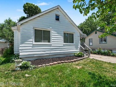 23432 Couzens Ave, Hazel Park, MI, 48030