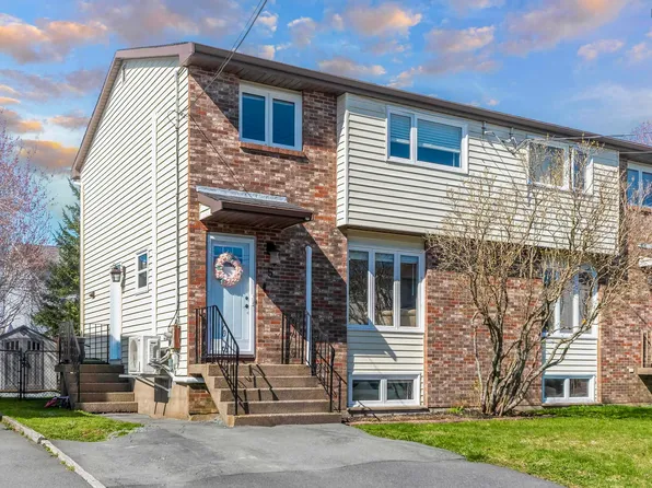 5 Colonna Pl, Dartmouth, NS B2X 3J5