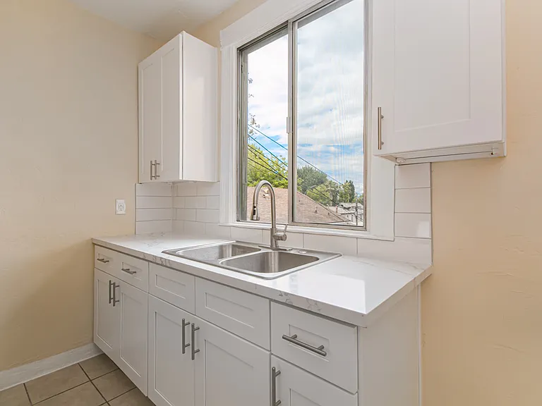quartz counter top