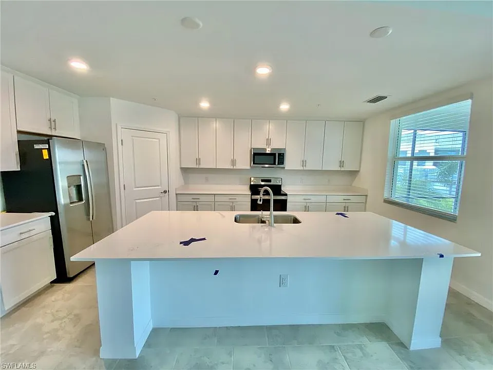 6015 Ellerston Way #911