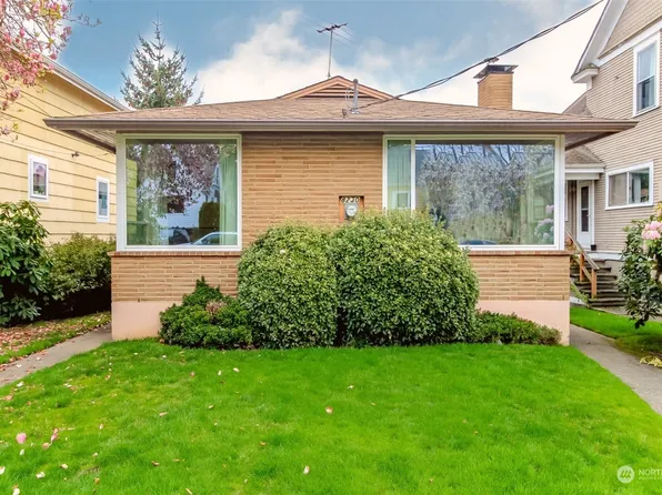 8230 Ashworth Avenue N, Seattle, WA 98103