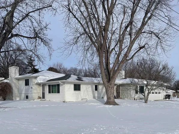 1102 Jefferson Ave, Hastings, NE 68901