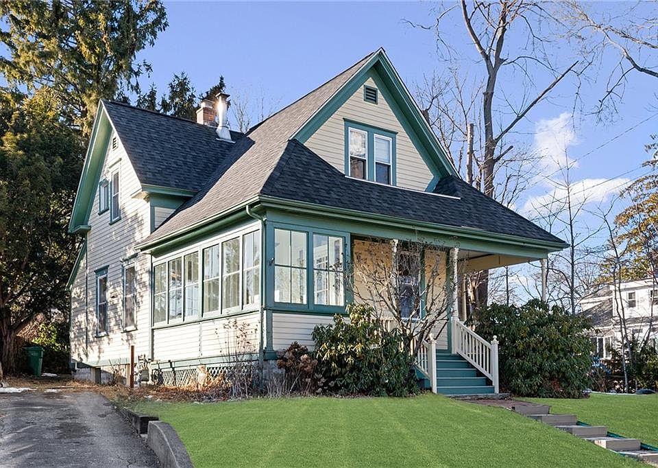1st image of 223 Narragansett Pkwy