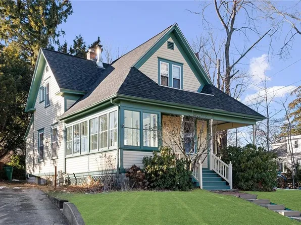 223 Narragansett Pkwy, Warwick, RI 02888