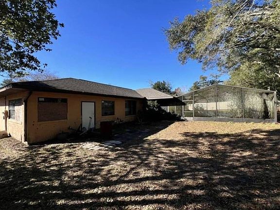 3rd image of 21075 SW Plantation St