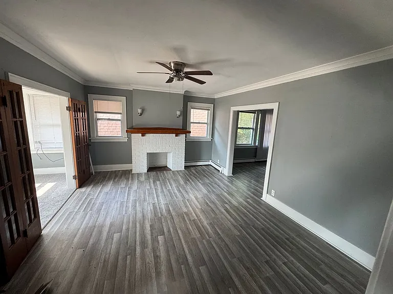2405 N Sheridan Rd — Photo 2