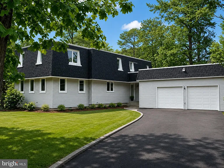 150 W Centennial Dr — Photo 1