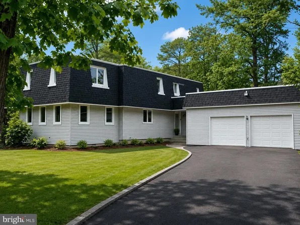 150 W Centennial Dr, Medford, NJ 08055