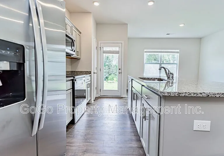 31 Sunriff Ct — Photo 3