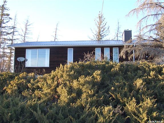 3rd image of 101 Railway AVENUE