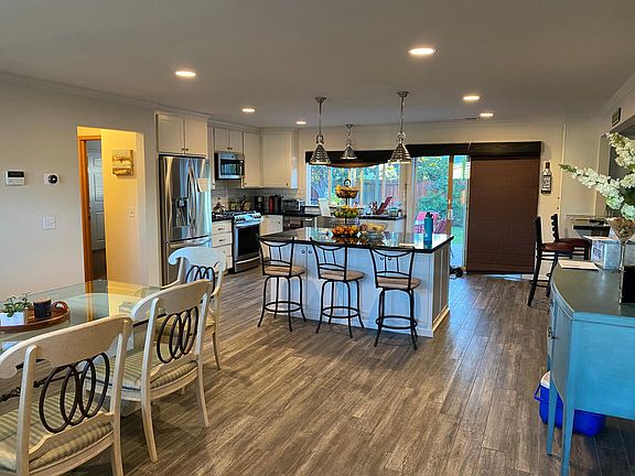 4th image of 1048 Daniel Dr