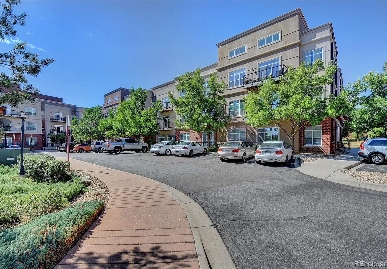 1 bed, 2.0 bath, 967 sqft, $2,450 — Photo 2