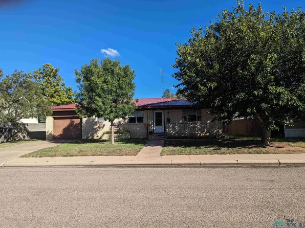 1309 S Avenue B, Portales, NM 88130