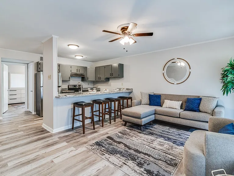 Riverside at Oakbourne — Photo 19