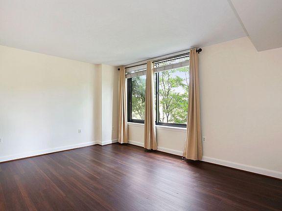 5th image of 2451 Midtown Ave #303
