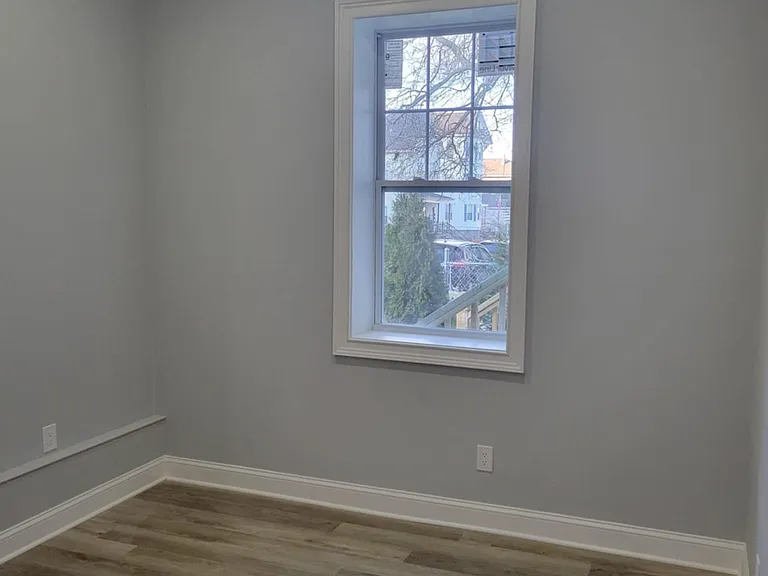 31 Mendon St — Photo 8