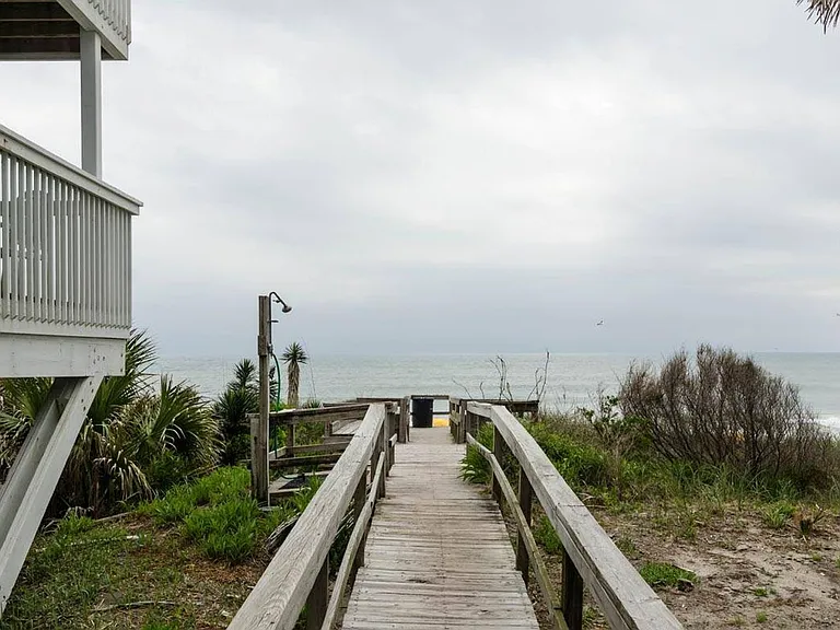 2102B Surfrider Ct — Photo 28