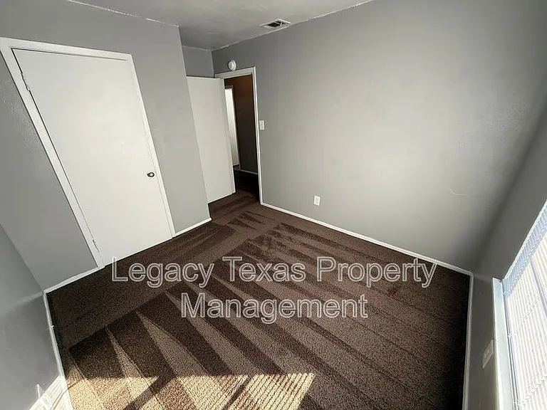 1714 Short St #A — Photo 15