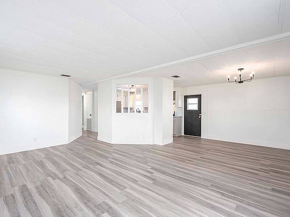 5th image of 14730 Constitution Way